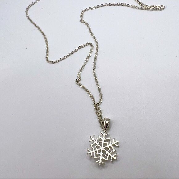 *3/$20* Petite silver tone snowflake necklace with rhinestone Christmas holiday - Picture 4 of 4